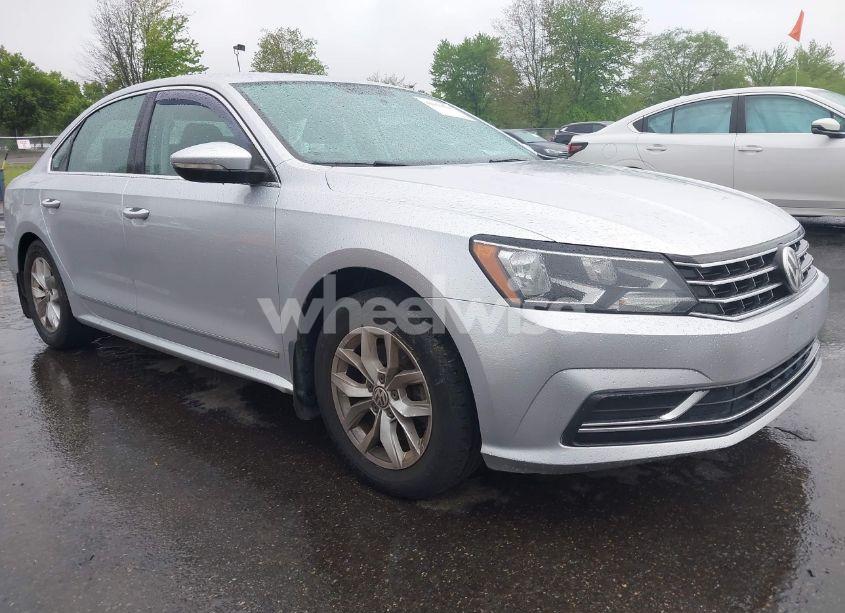 2017 Volkswagen Passat 1.8T S (VIN 1VWAT7A38HC064419) main photo