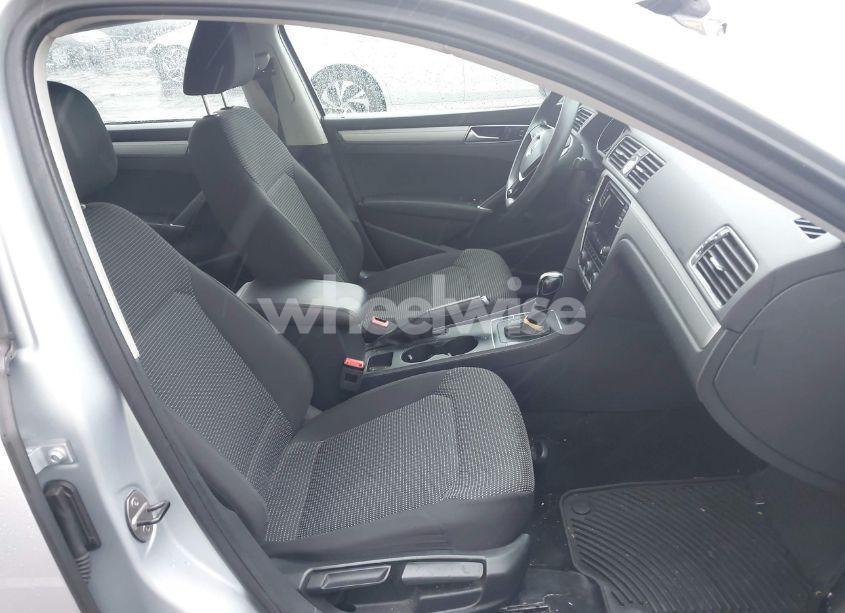 Photo 5 of 2017 Volkswagen Passat 1.8T S (VIN 1VWAT7A38HC064419)