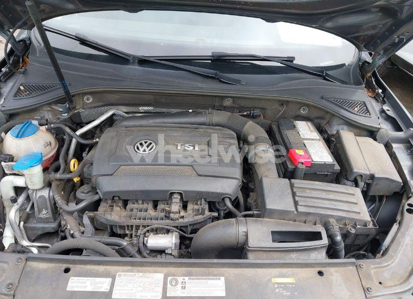 Photo 10 of 2017 Volkswagen Passat S (VIN 1VWAT7A38HC077932)