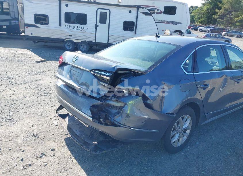 Photo 6 of 2017 Volkswagen Passat S (VIN 1VWAT7A38HC077932)