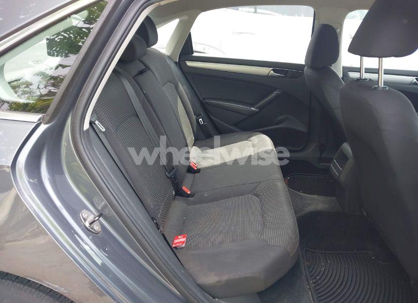 Photo 8 of 2017 Volkswagen Passat S (VIN 1VWAT7A38HC077932)