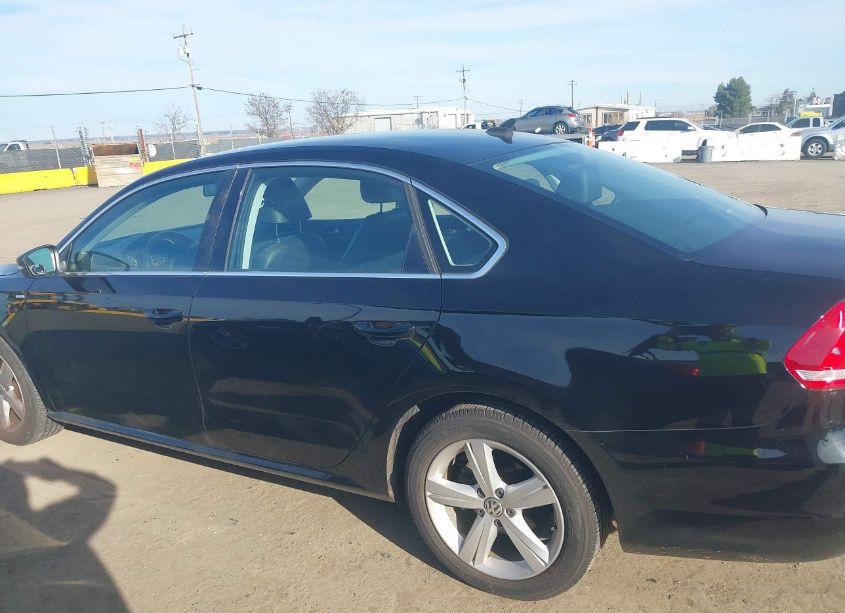 Photo 15 of 2014 Volkswagen Passat 1.8T WOLFSBURG EDITION (VIN 1VWAT7A39EC042666)