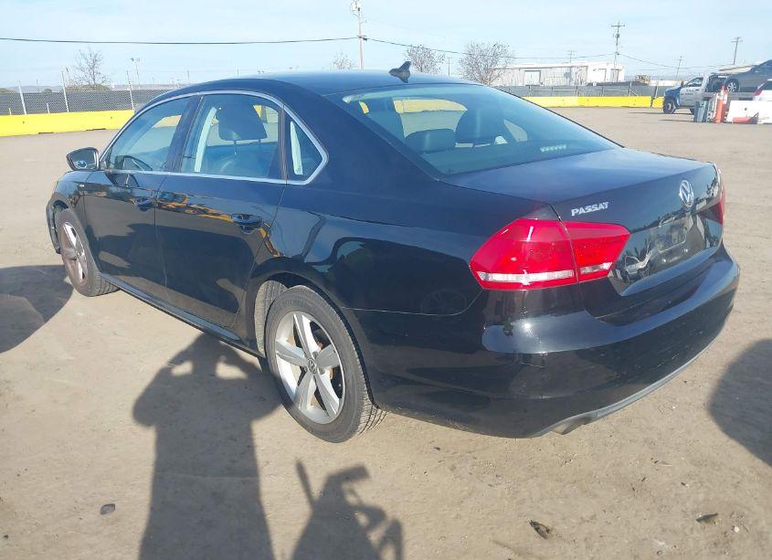 Photo 3 of 2014 Volkswagen Passat 1.8T WOLFSBURG EDITION (VIN 1VWAT7A39EC042666)