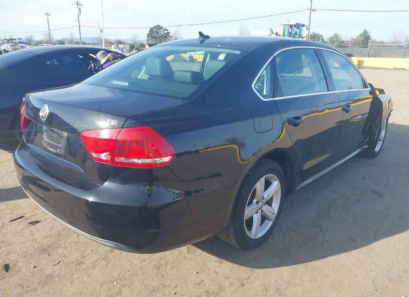 Photo 4 of 2014 Volkswagen Passat 1.8T WOLFSBURG EDITION (VIN 1VWAT7A39EC042666)