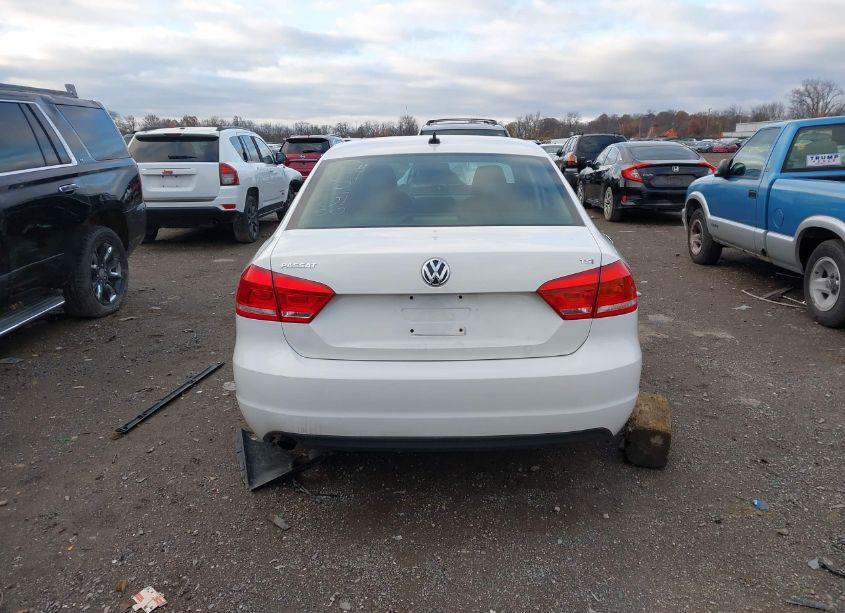 Photo 16 of 2014 Volkswagen Passat 1.8T WOLFSBURG EDITION (VIN 1VWAT7A39EC059158)