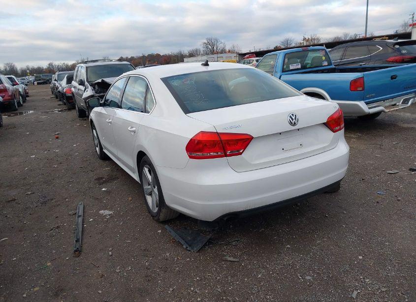Photo 3 of 2014 Volkswagen Passat 1.8T WOLFSBURG EDITION (VIN 1VWAT7A39EC059158)