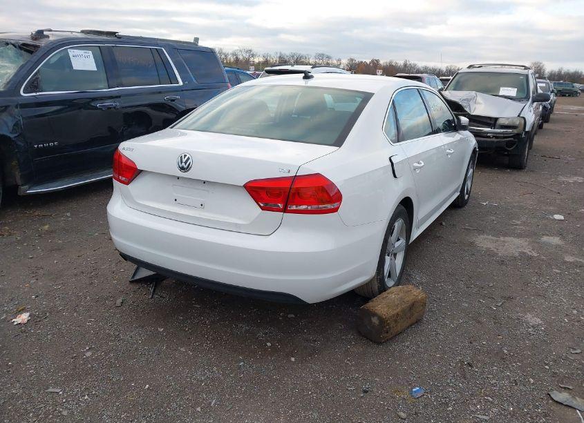 Photo 4 of 2014 Volkswagen Passat 1.8T WOLFSBURG EDITION (VIN 1VWAT7A39EC059158)