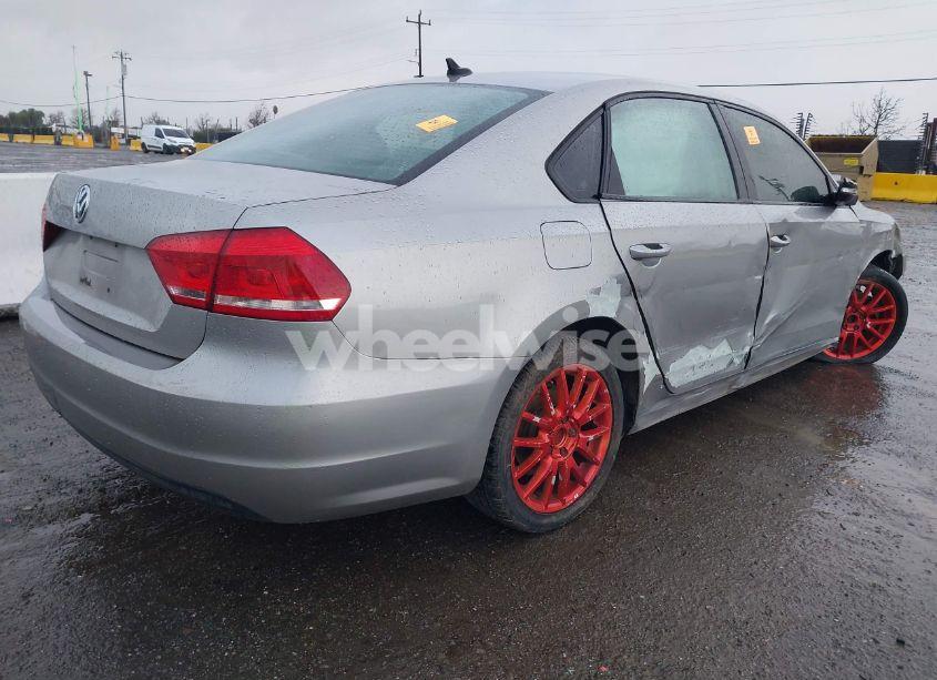 Photo 4 of 2014 Volkswagen Passat 1.8T WOLFSBURG EDITION (VIN 1VWAT7A39EC067390)