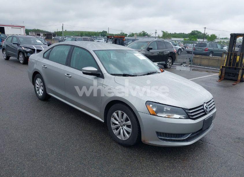 2014 Volkswagen Passat 1.8T WOLFSBURG EDITION (VIN 1VWAT7A39EC090183) main photo