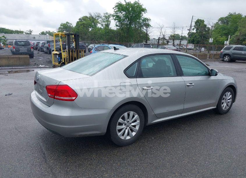 Photo 4 of 2014 Volkswagen Passat 1.8T WOLFSBURG EDITION (VIN 1VWAT7A39EC090183)