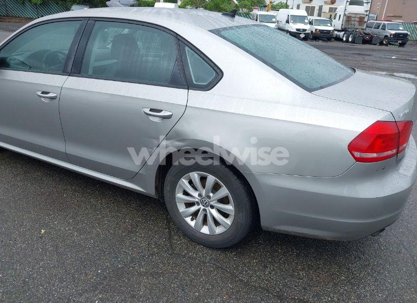 Photo 6 of 2014 Volkswagen Passat 1.8T WOLFSBURG EDITION (VIN 1VWAT7A39EC090183)