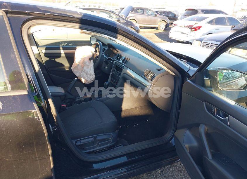 Photo 5 of 2014 Volkswagen Passat 1.8T S (VIN 1VWAT7A39EC091530)