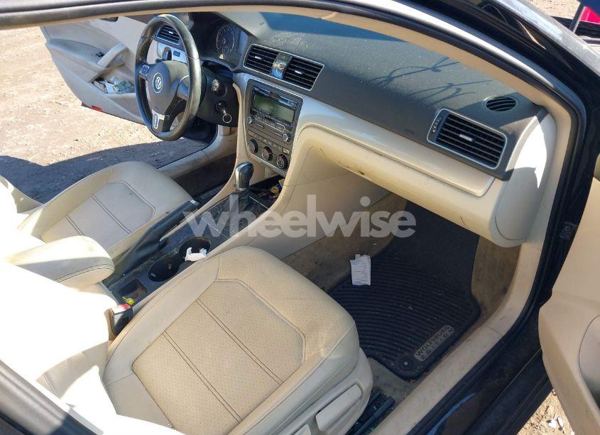 Photo 5 of 2014 Volkswagen Passat 1.8T WOLFSBURG EDITION (VIN 1VWAT7A39EC111467)