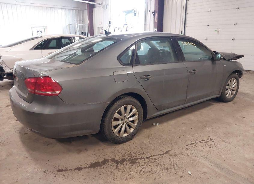 Photo 4 of 2014 Volkswagen Passat 1.8T WOLFSBURG EDITION (VIN 1VWAT7A39EC117141)