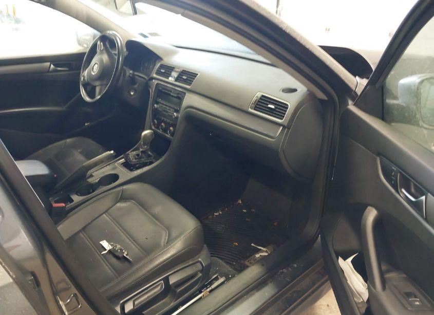 Photo 5 of 2014 Volkswagen Passat 1.8T WOLFSBURG EDITION (VIN 1VWAT7A39EC117141)