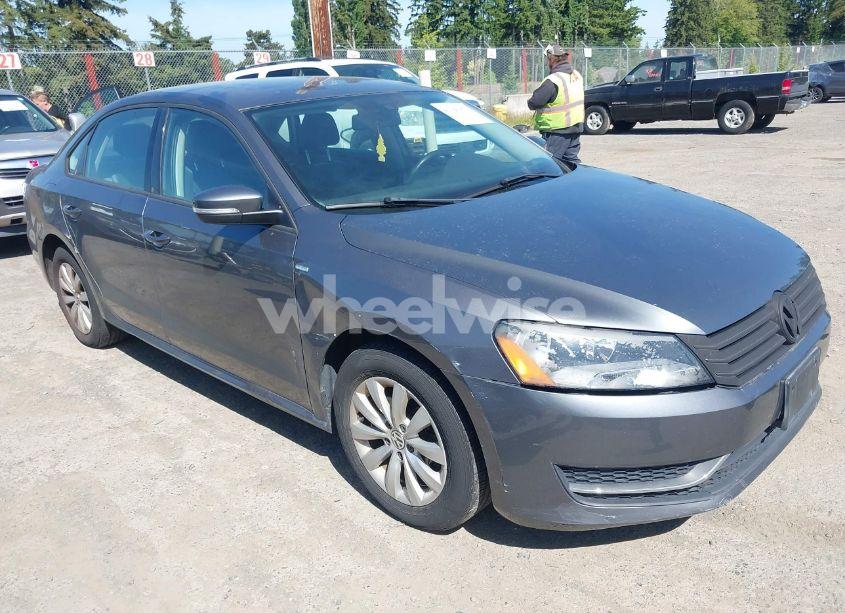 2015 Volkswagen Passat 1.8T WOLFSBURG EDITION (VIN 1VWAT7A39FC063034) main photo