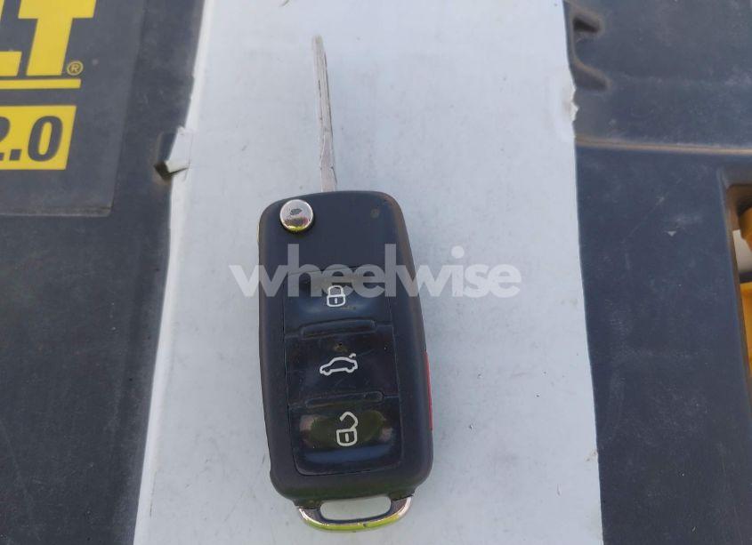 Photo 11 of 2015 Volkswagen Passat 1.8T WOLFSBURG EDITION (VIN 1VWAT7A39FC063034)