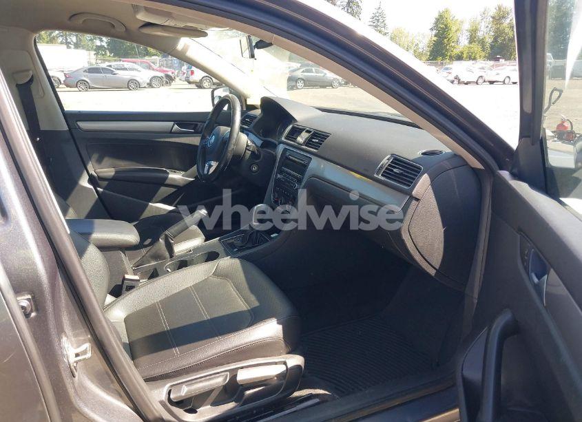 Photo 5 of 2015 Volkswagen Passat 1.8T WOLFSBURG EDITION (VIN 1VWAT7A39FC063034)