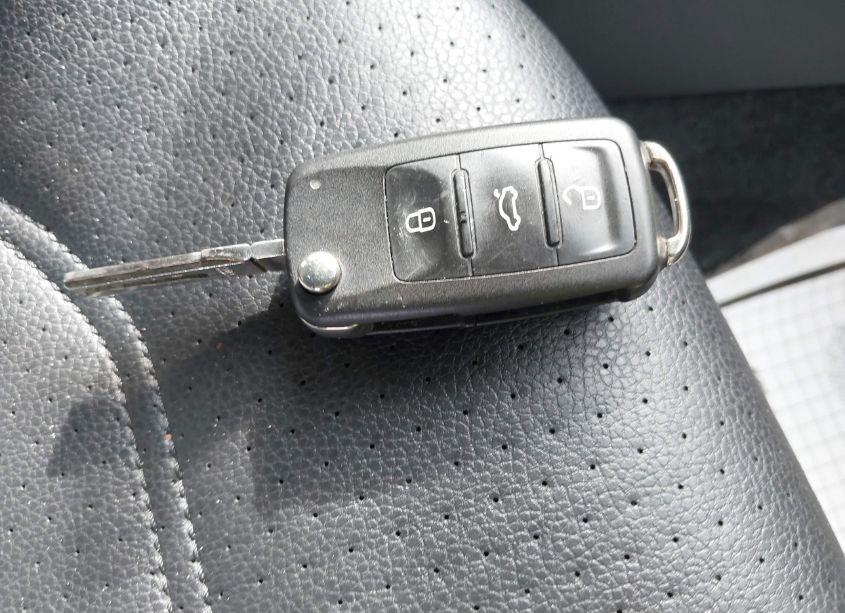 Photo 11 of 2015 Volkswagen Passat 1.8T WOLFSBURG EDITION (VIN 1VWAT7A39FC080318)