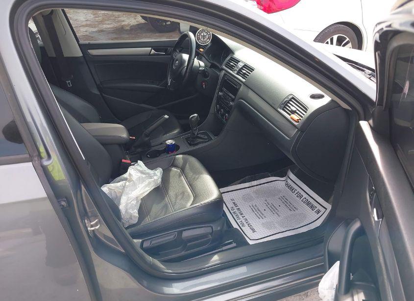 Photo 5 of 2015 Volkswagen Passat 1.8T WOLFSBURG EDITION (VIN 1VWAT7A39FC080318)