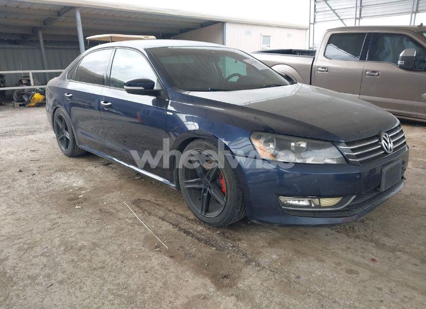 2015 Volkswagen Passat 1.8T WOLFSBURG EDITION (VIN 1VWAT7A39FC096518) main photo