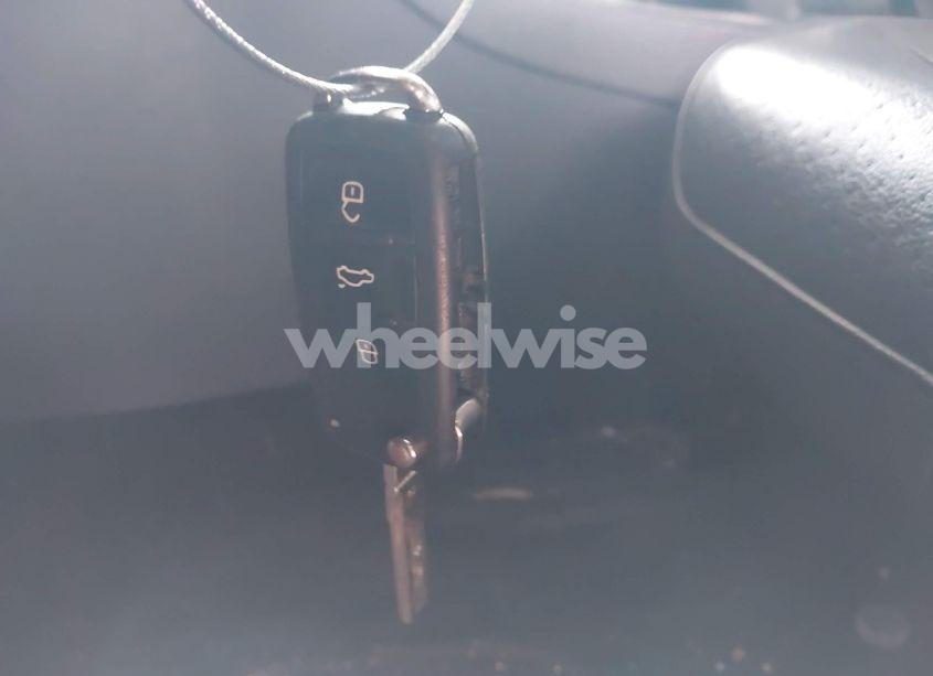 Photo 11 of 2015 Volkswagen Passat 1.8T WOLFSBURG EDITION (VIN 1VWAT7A39FC096518)