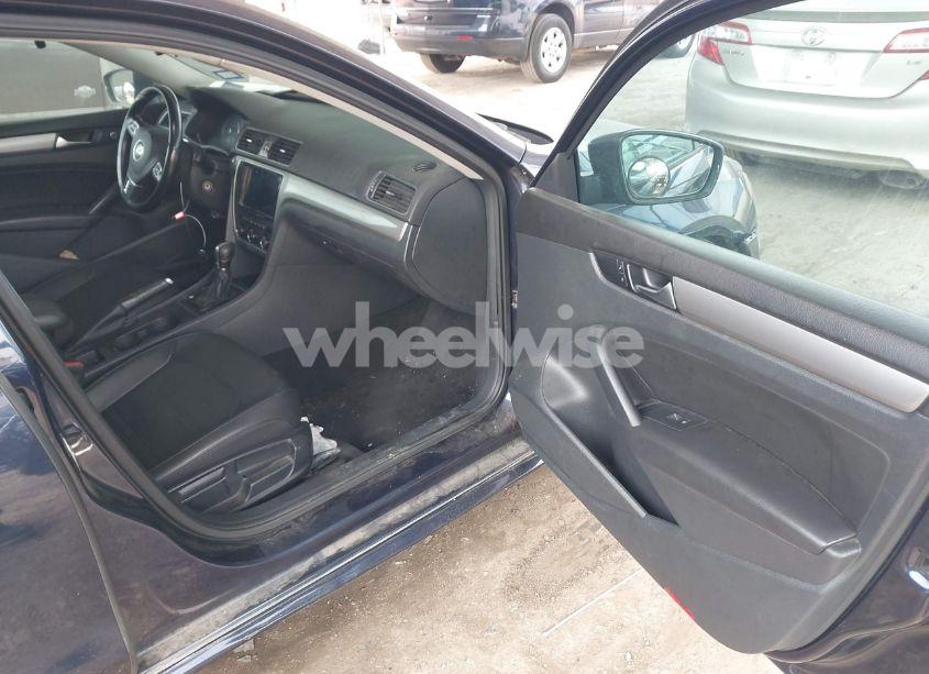 Photo 5 of 2015 Volkswagen Passat 1.8T WOLFSBURG EDITION (VIN 1VWAT7A39FC096518)