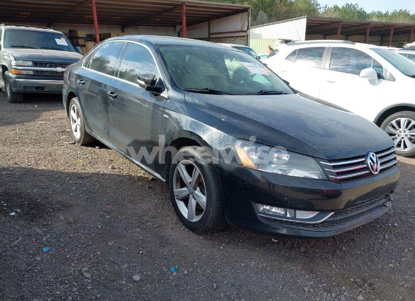 2015 Volkswagen Passat 1.8T LIMITED EDITION (VIN 1VWAT7A39FC104889) main photo