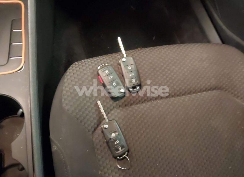 Photo 11 of 2015 Volkswagen Passat 1.8T S (VIN 1VWAT7A39FC106075)