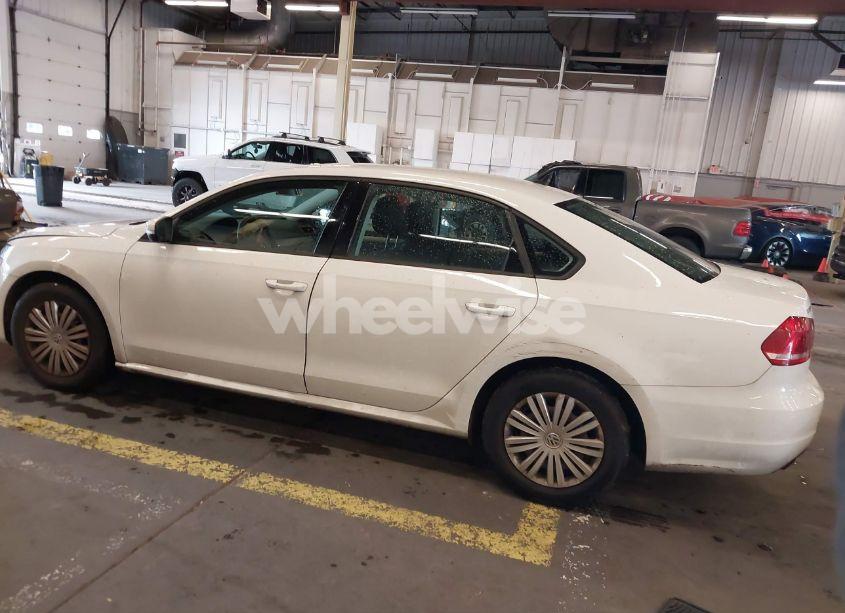 Photo 14 of 2015 Volkswagen Passat 1.8T S (VIN 1VWAT7A39FC106075)