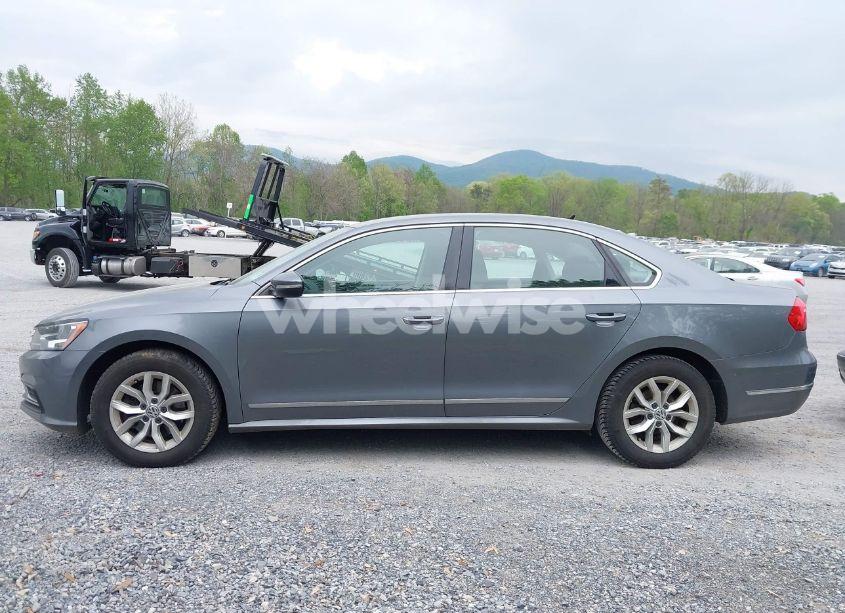 Photo 14 of 2016 Volkswagen Passat 1.8T S (VIN 1VWAT7A39GC032948)