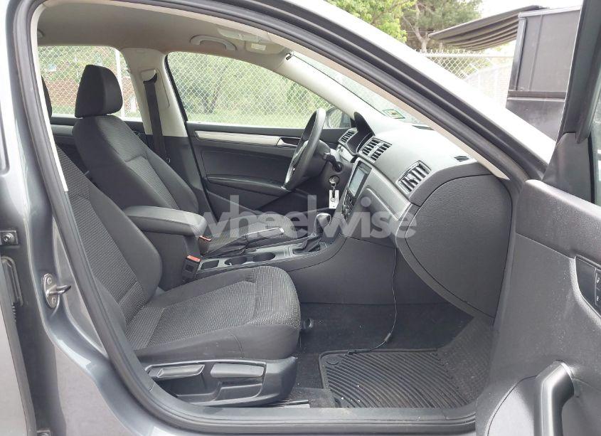 Photo 5 of 2016 Volkswagen Passat 1.8T S (VIN 1VWAT7A39GC032948)