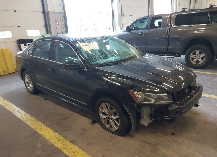 2016 Volkswagen Passat 1.8T S (VIN 1VWAT7A39GC039253) main photo