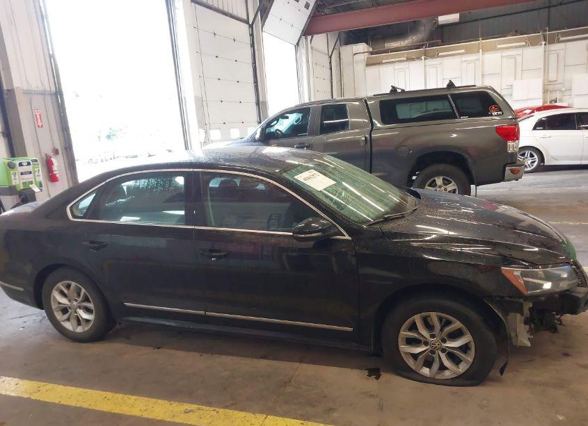 Photo 14 of 2016 Volkswagen Passat 1.8T S (VIN 1VWAT7A39GC039253)