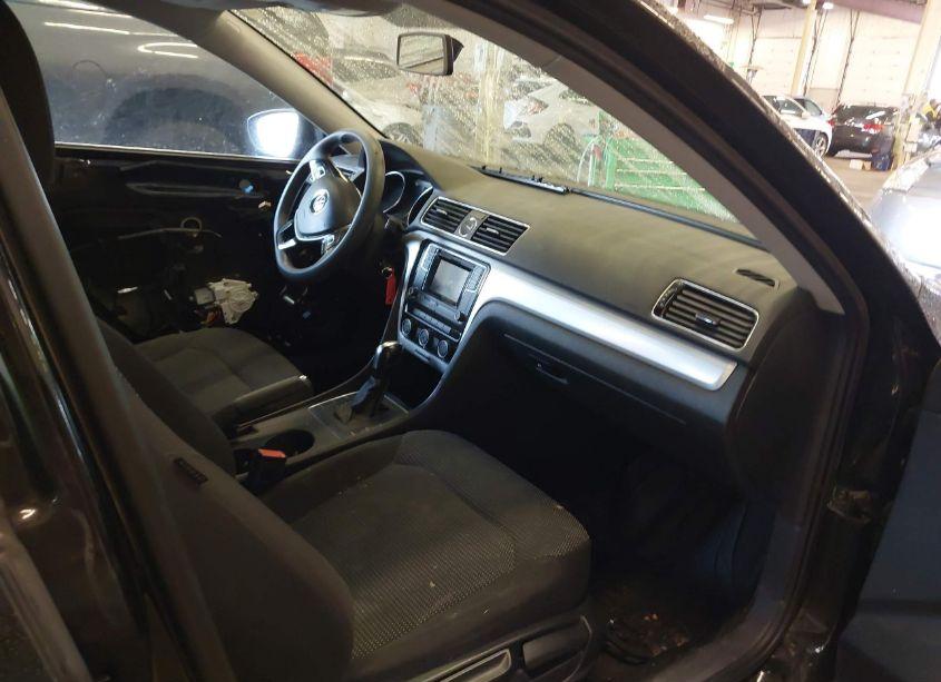 Photo 5 of 2016 Volkswagen Passat 1.8T S (VIN 1VWAT7A39GC039253)