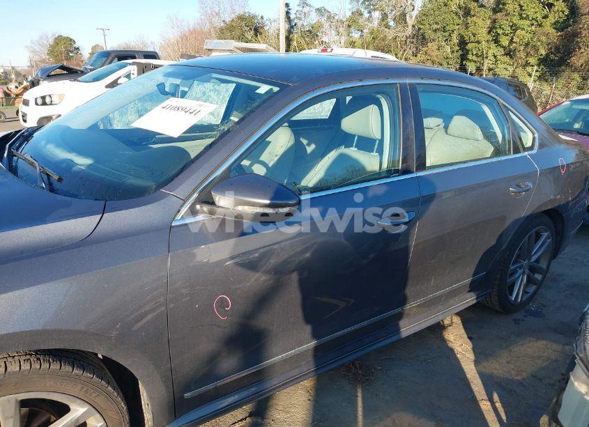 Photo 14 of 2016 Volkswagen Passat 1.8T R-LINE (VIN 1VWAT7A39GC067411)