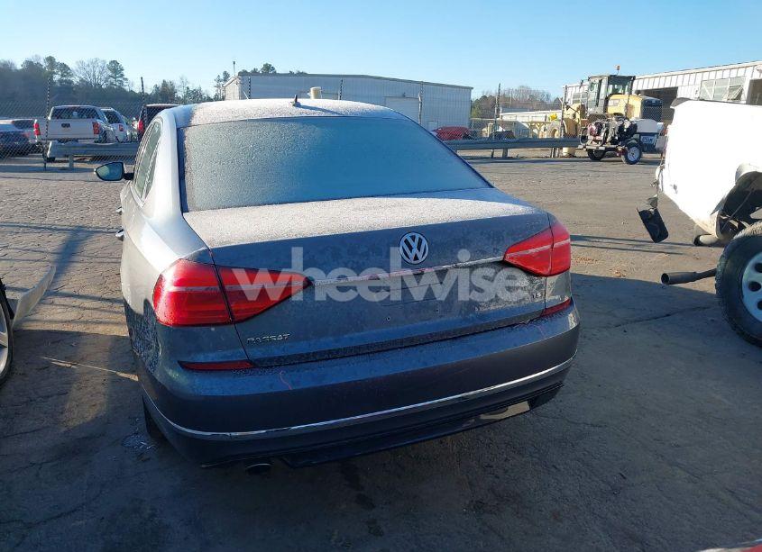 Photo 16 of 2016 Volkswagen Passat 1.8T R-LINE (VIN 1VWAT7A39GC067411)