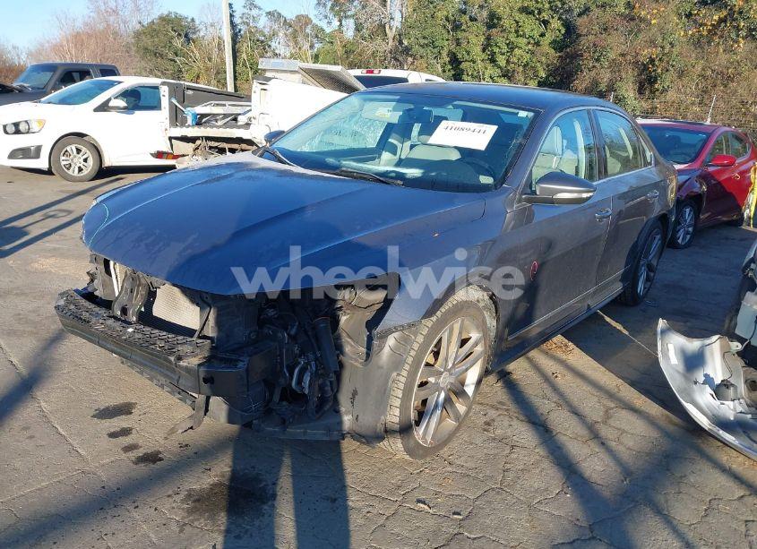 Photo 2 of 2016 Volkswagen Passat 1.8T R-LINE (VIN 1VWAT7A39GC067411)