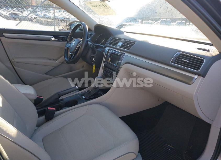 Photo 5 of 2016 Volkswagen Passat 1.8T R-LINE (VIN 1VWAT7A39GC067411)