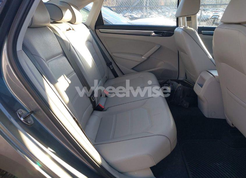 Photo 8 of 2016 Volkswagen Passat 1.8T R-LINE (VIN 1VWAT7A39GC067411)