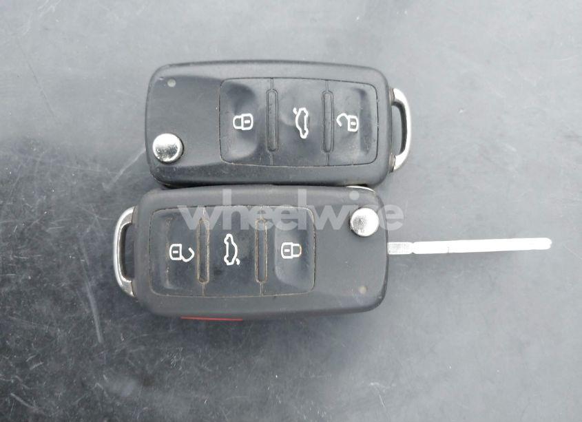 Photo 11 of 2016 Volkswagen Passat 1.8T S (VIN 1VWAT7A39GC067666)