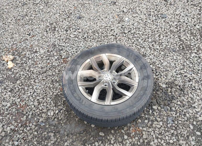 Photo 12 of 2016 Volkswagen Passat 1.8T S (VIN 1VWAT7A39GC067666)