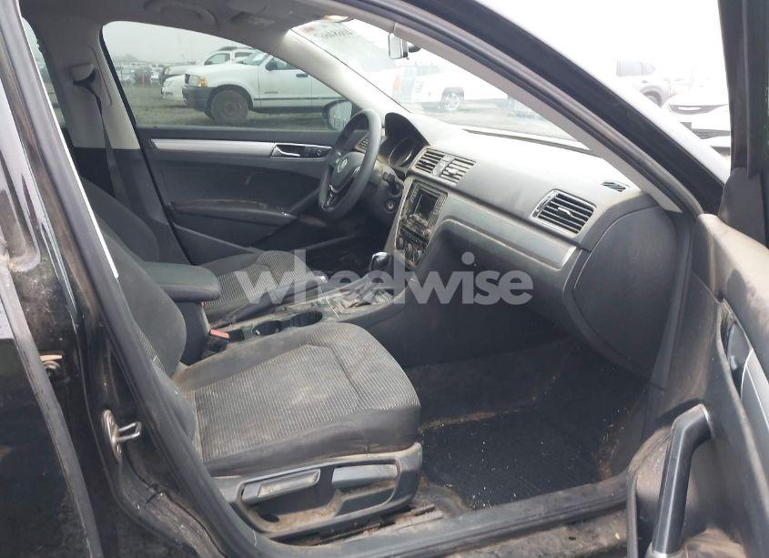 Photo 5 of 2016 Volkswagen Passat 1.8T S (VIN 1VWAT7A39GC067666)