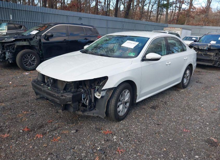 Photo 2 of 2017 Volkswagen Passat 1.8T S (VIN 1VWAT7A39HC014774)