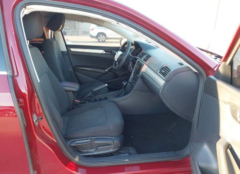 Photo 5 of 2017 Volkswagen Passat 1.8T S (VIN 1VWAT7A39HC032837)