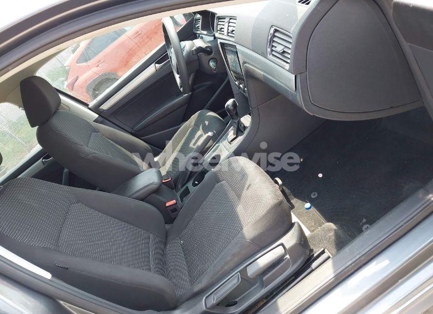 Photo 5 of 2017 Volkswagen Passat 1.8T S (VIN 1VWAT7A39HC052893)