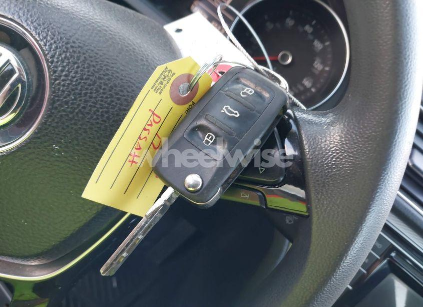 Photo 11 of 2017 Volkswagen Passat 1.8T S (VIN 1VWAT7A39HC086199)