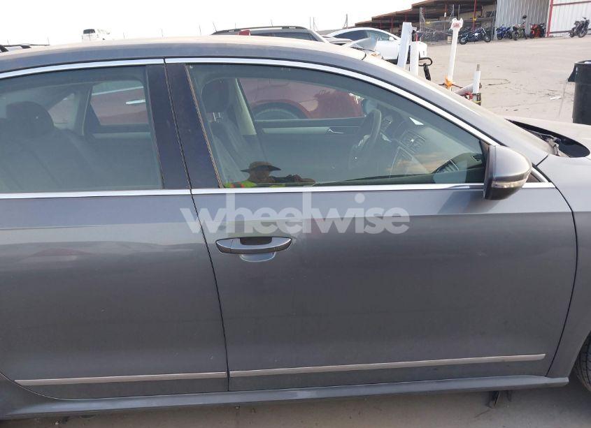 Photo 14 of 2017 Volkswagen Passat 1.8T S (VIN 1VWAT7A39HC086199)