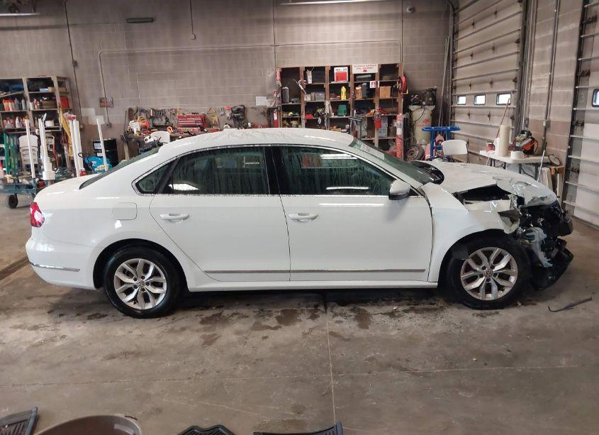 Photo 14 of 2017 Volkswagen Passat 1.8T S (VIN 1VWAT7A39HC086316)