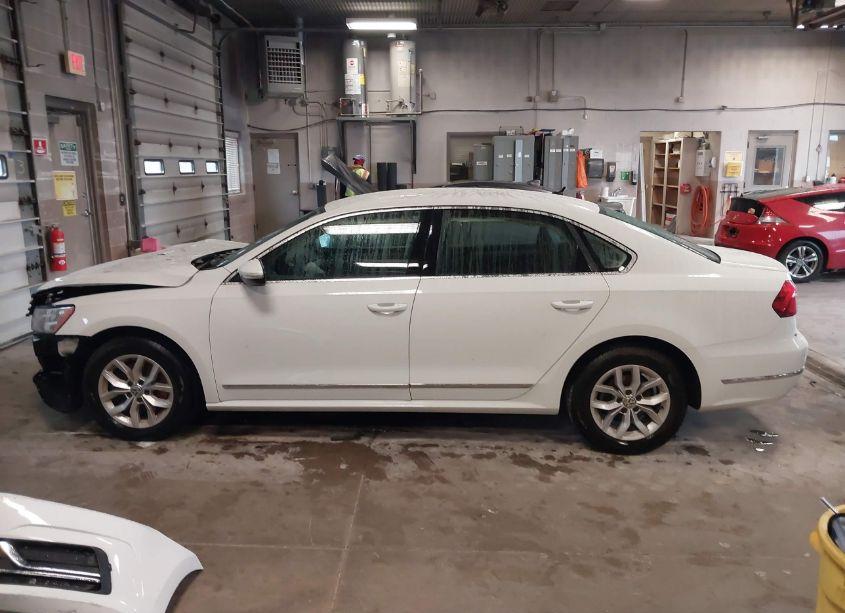 Photo 15 of 2017 Volkswagen Passat 1.8T S (VIN 1VWAT7A39HC086316)